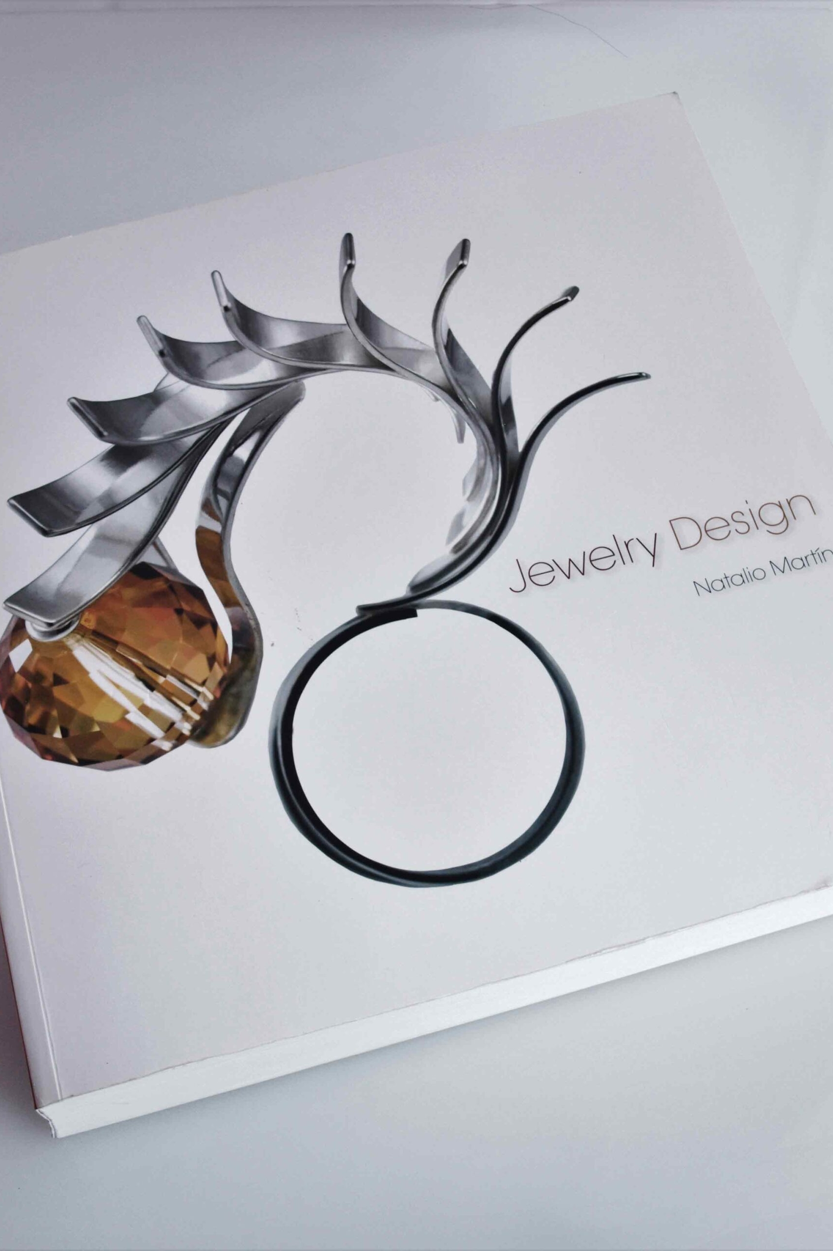 Jewelry-Design-libro-joyeria-Marina-Massone-entrevista-La-joyeria-de-autor